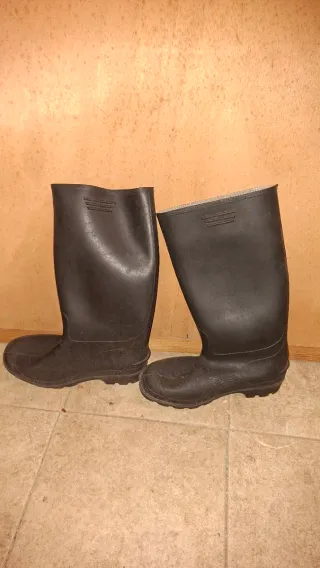 Botas de goma negras