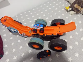 Coche teledirigido Hot Wheels