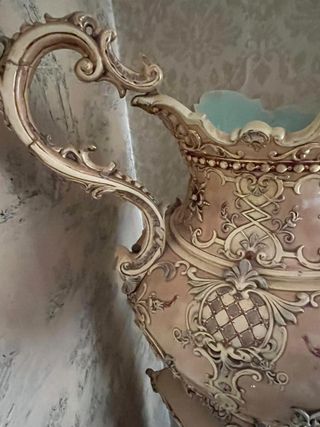 Jarrón y Pedestal Wilhelm Schiller & Sohn 1900