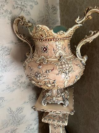 Jarrón y Pedestal Wilhelm Schiller & Sohn 1900