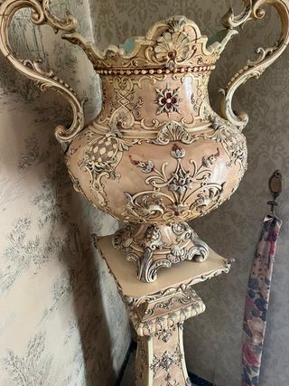 Jarrón y Pedestal Wilhelm Schiller & Sohn 1900