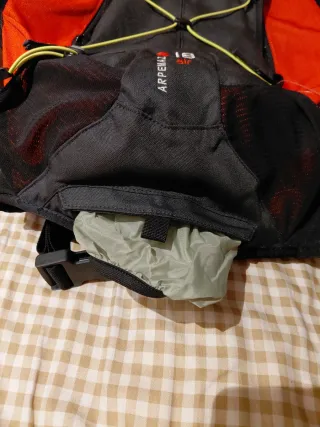 Mochila Quechua Arpenaz 18L Naranja/Negra