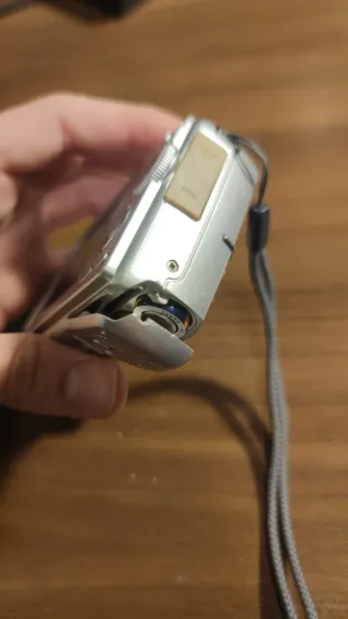 Olympus FE-170 Cámara Digital Plata