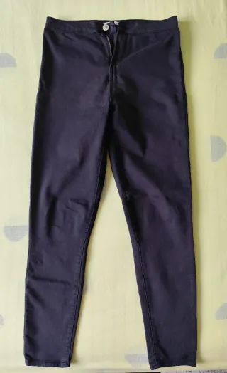 Pantalón negro Bershka