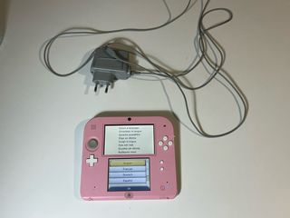 Nintendo 2DS Rosa con Caricatore e Gioco