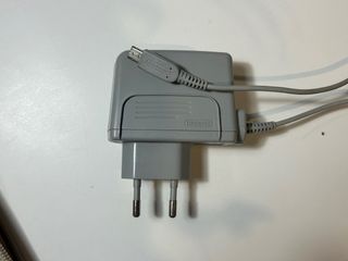 Nintendo 2DS Rosa con Caricatore e Gioco