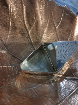 Pastillero de plata labrada