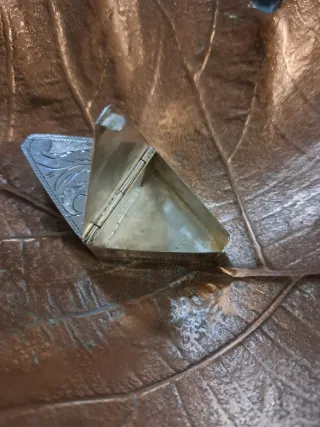 Pastillero de plata labrada