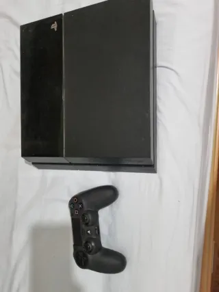 PS4 (PlayStation 4) Negra + Mando