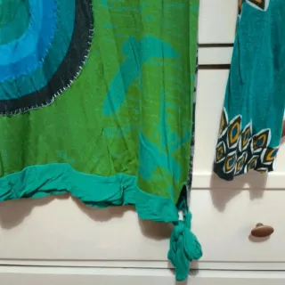 Camiseta Desigual verde y multicolor