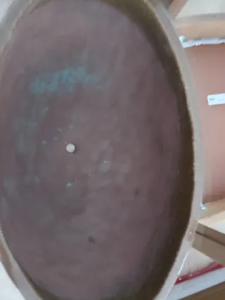 Macetero marrón de piedra