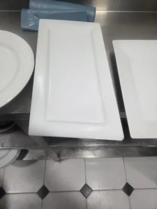 Se venden lote platos y basos