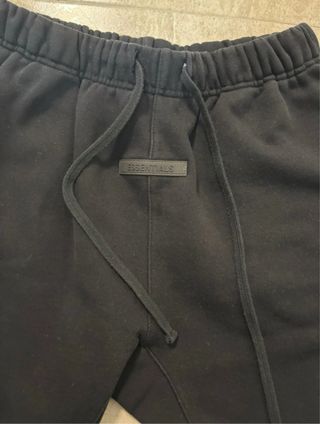 Pantalones ESSENTIALS Negros