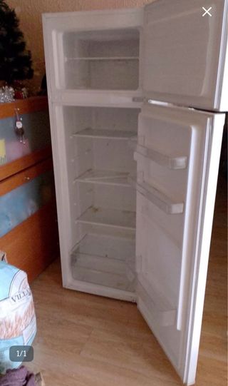 Nevera blanca con congelador