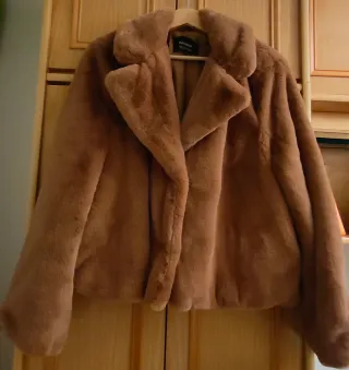 Chaqueta corta Pull&Bear marrón Talla M