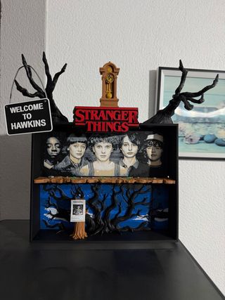 Stand Stranger Things para funko pop de kinder joy