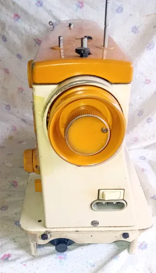 Máquina de coser Alfa