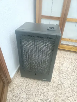 Estufa negra/gris metal/plástico