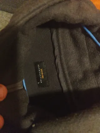 Chaqueta hombre gris y negra