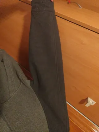 Chaqueta hombre gris y negra