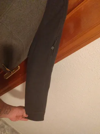 Chaqueta hombre gris y negra