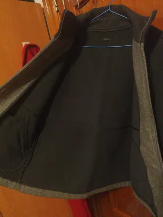 Chaqueta hombre gris y negra