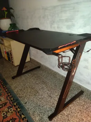 Escritorio Gaming LED