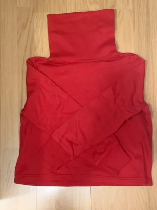 Jersey rojo cuello alto talla S