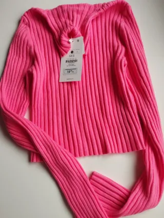 Jersey Bershka cuello alto rosa Talla M