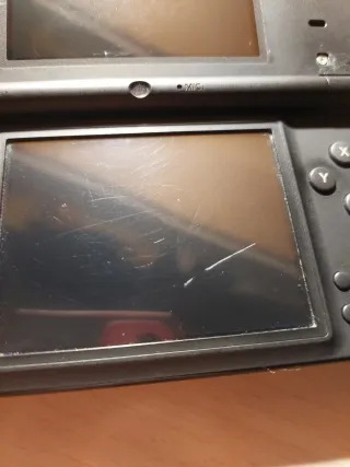 Nintendo DSi Edición Pokémon Negro +cargador/funda