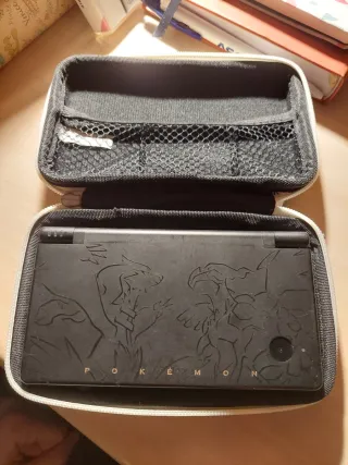 Nintendo DSi Edición Pokémon Negro +cargador/funda