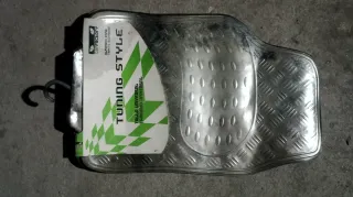 Tappetini auto in alluminio imitazione