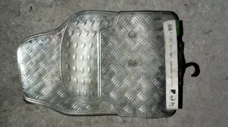 Tappetini auto in alluminio imitazione