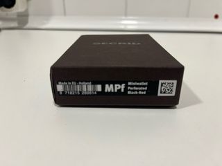 Cartera Secrid Negra con Puntos Rojos