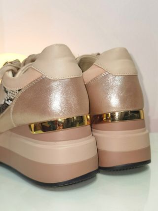 Zapato casual confort cuña y plataforma Yuma