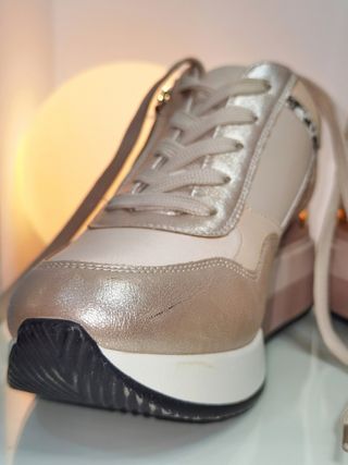 Zapato casual confort cuña y plataforma Yuma