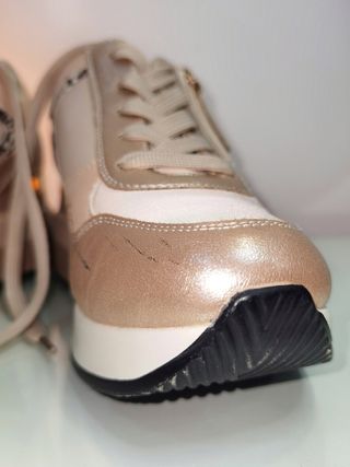 Zapato casual confort cuña y plataforma Yuma