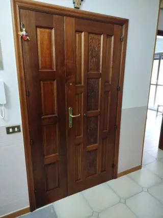 Porta interna in legno massello