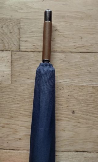 Sin estrenar. Paraguas grande exclusivo Rabat.