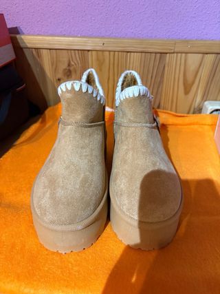 Botas de pelito beige talla 38