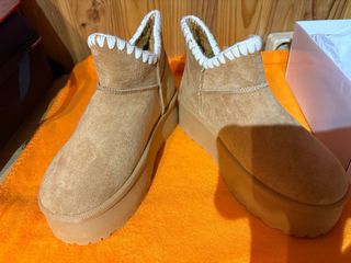 Botas de pelito beige talla 38