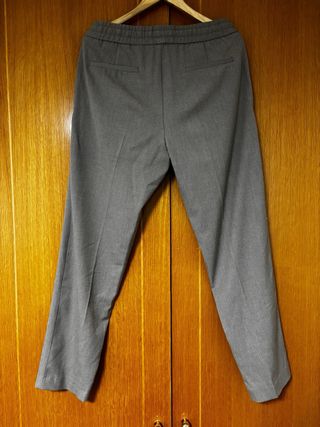 Pantalón jogger Zara gris Talla M