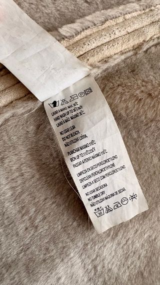 Abrigo largo elegante mujer beige