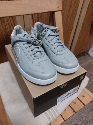 Zapatillas Adidas Sleuth DLX W Talla 40