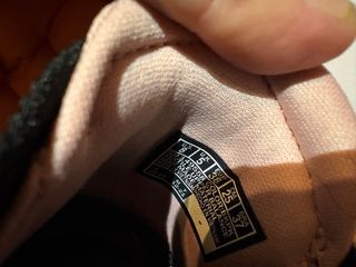 Zapatillas Skechers Negras y Blancas