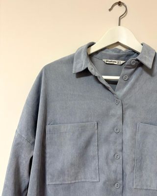 Camisa azul pastel de pana mujer - Stradivarius- S