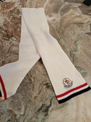Bufanda Moncler Roja y Blanca