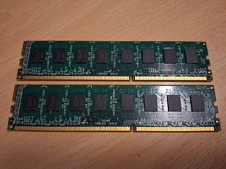 2x Crucial DDR3L 8GB UDIMM 1866MHz