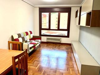 Piso en alquiler en Milán - Pumarín - Teatinos en Oviedo
