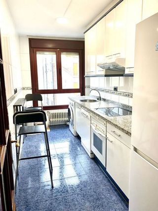 Piso en alquiler en Milán - Pumarín - Teatinos en Oviedo